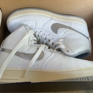 Nike air force 1 size 9.5 white and silver